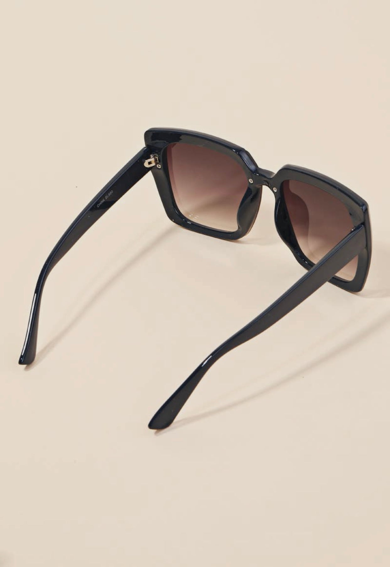 Oversized Frame Square Sunglasses